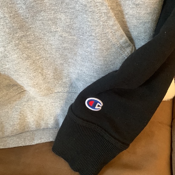 Champion hoodie size medium - Picture 3 of 4
